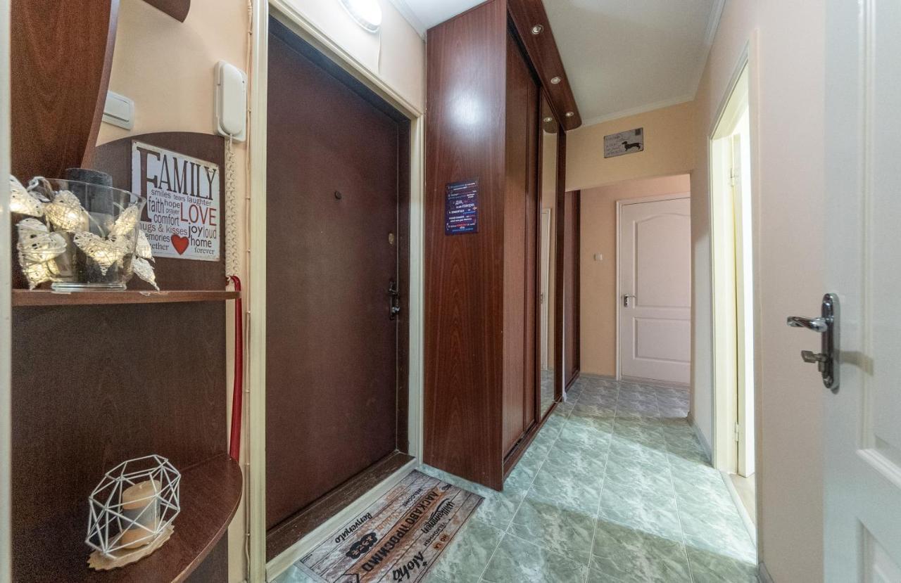 Уютная Квартира Для Семьи На Оболони Appartement Kiev Buitenkant foto
